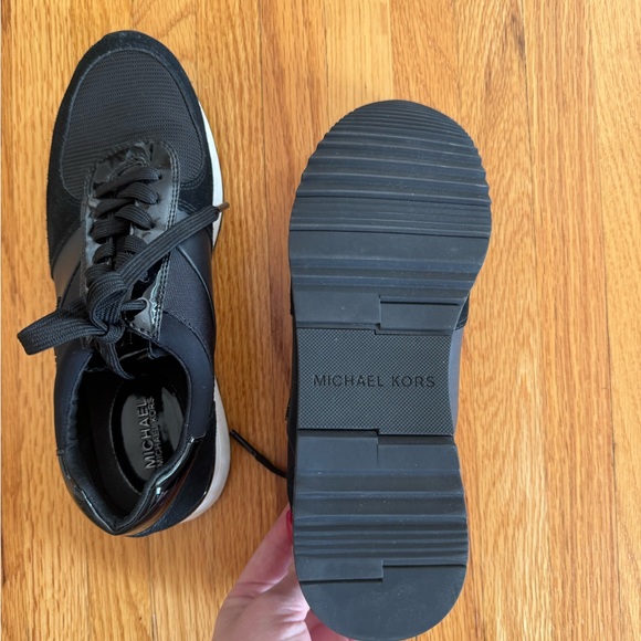MICHAEL KORS sneakers size 8 - Picture 5 of 5